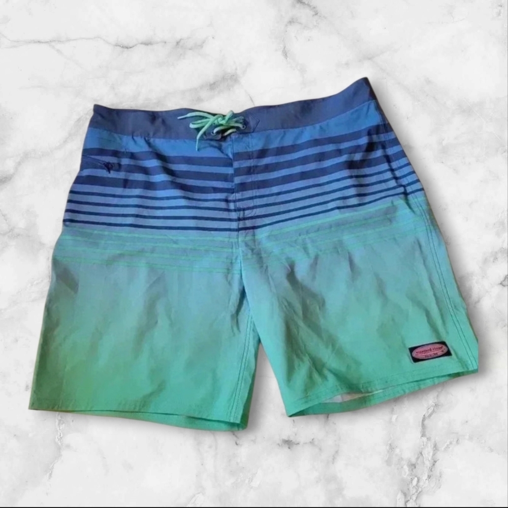 Vineyard Vines men’s swim shorts size 42 blue green Ombre stripe beach vacation